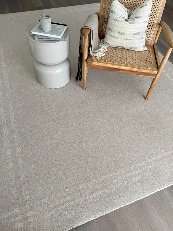 WEŁNIANY DYWAN CALISIA M GRID RIM HOUSE LOVES - BEŻ